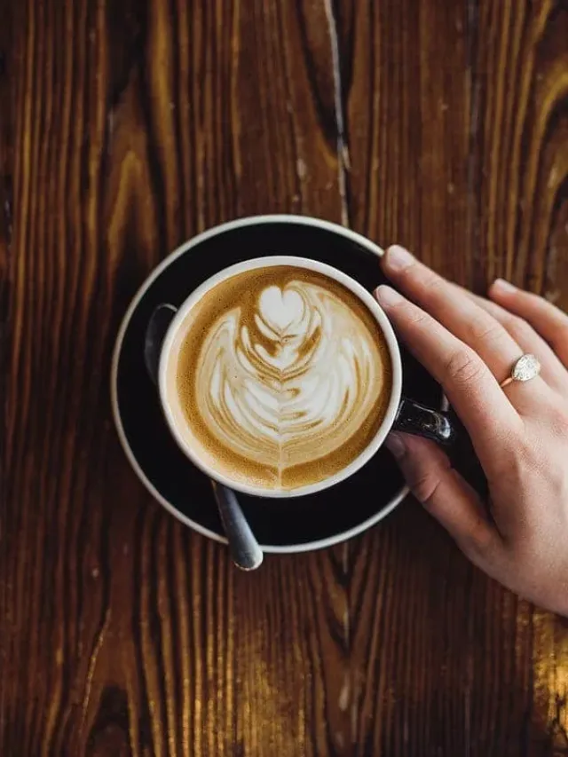 Demerits Of Coffee: लोगों को सुबह सुबह चाय कॉफ़ी पीने की आदत होती है