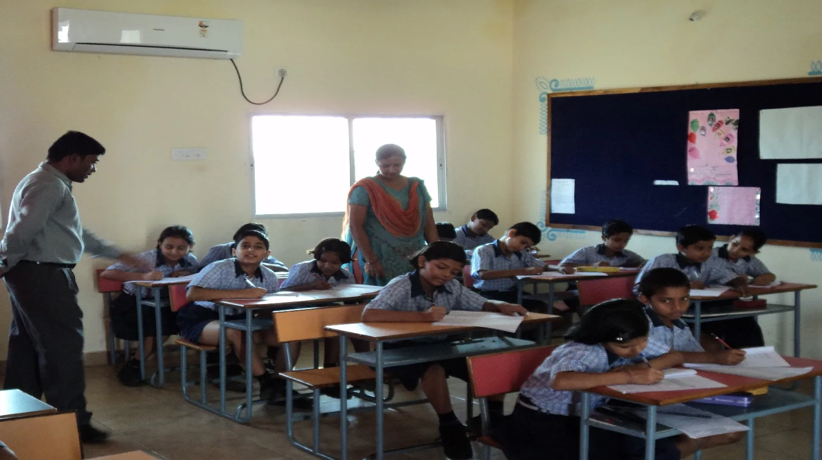 HC on School Air Conditioning: स्कूलों में लगने वाले AC का खर्चा उठाएंगे पेरेंट्स?