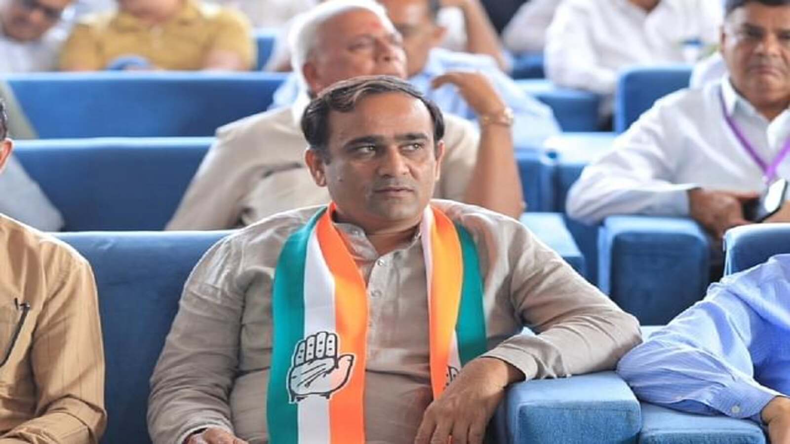 Surat Nilesh Kunbhani : सामने आया सूरत का लापता प्रत्याशी, कांग्रेस को क्यों दिया धोखा 