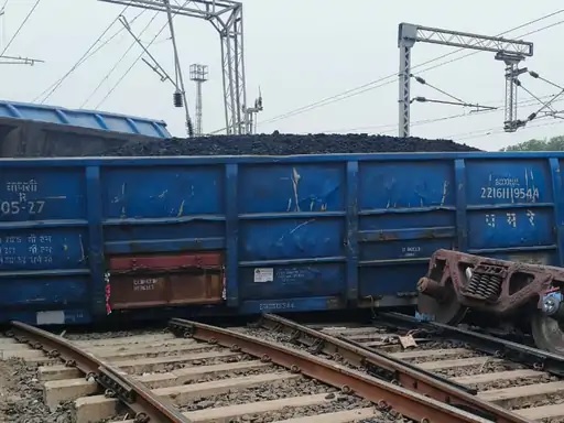 coal-laden goods train overturn