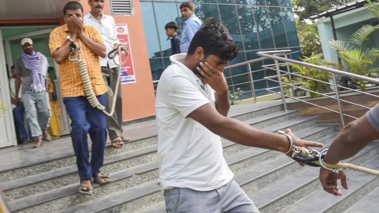 जले कागज में मिले 68 प्रश्न,ये सरकारी रिपोर्ट सबकी पोल खोल देगी