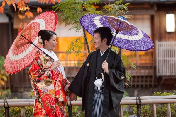 गंभीर संकट में जापान: आबादी बढ़ाने के लिए सरकार ने लिया अहम फैसला, लोगों के लिए बनाई शादी …