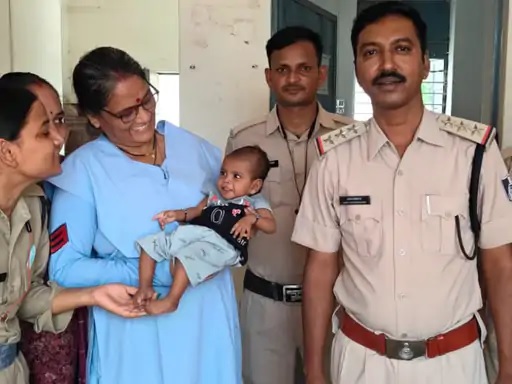 6 month old abandoned girl found on the roadside in Rewa