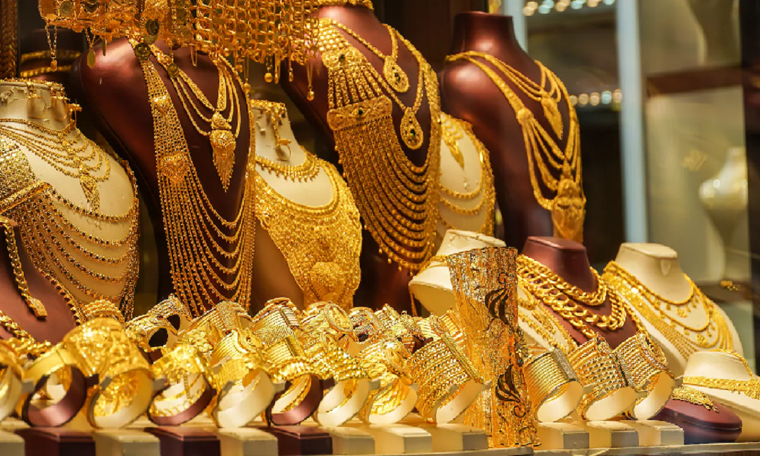 Gold Price Today: बजट के बाद सोने के रेट में 4000 की गिरावट! जानिए सोने चाँदी की लेटेस्ट कीमत