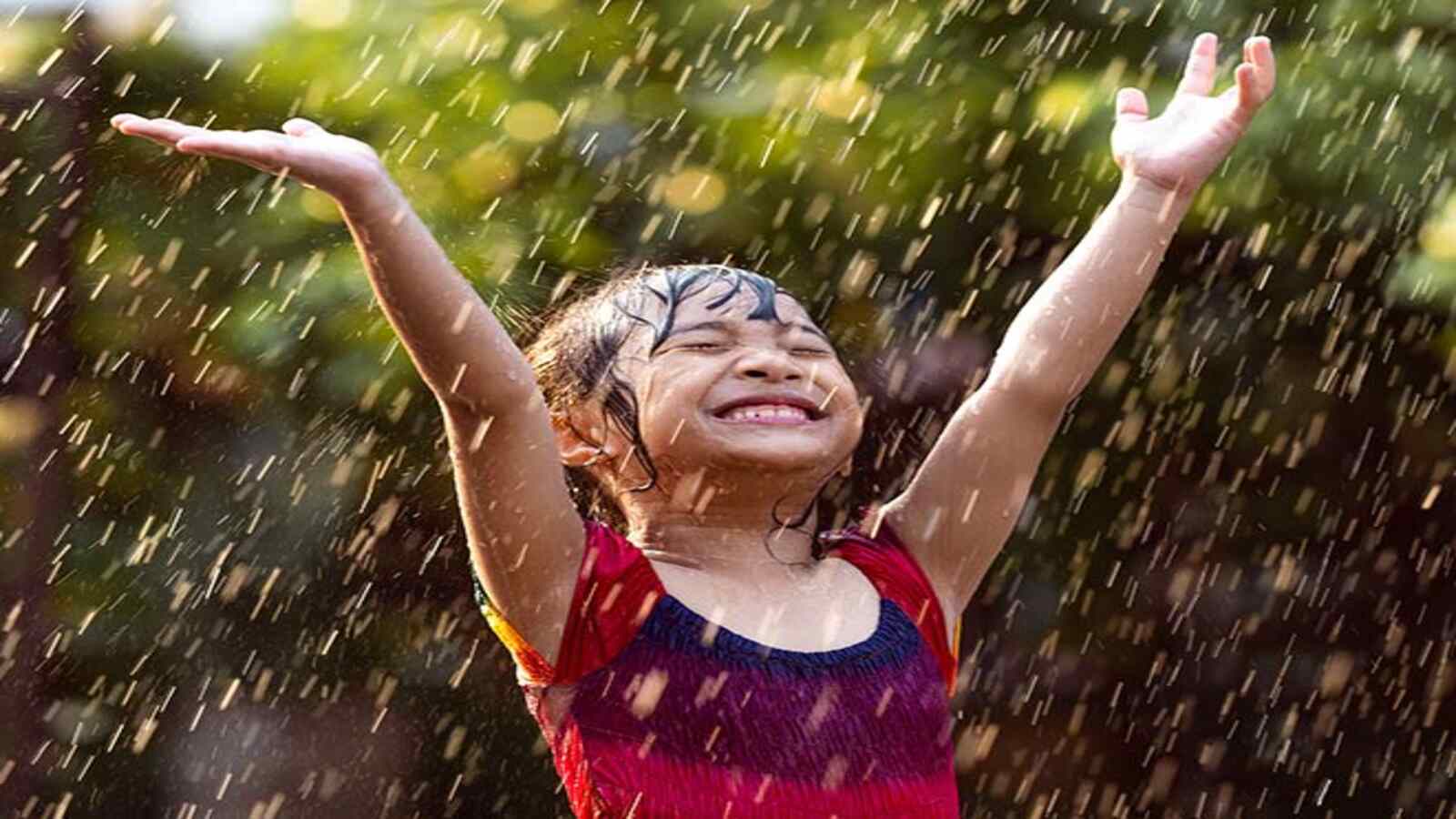 Rain Bath Benefits : जानिए मानसूनी बारिश में भीगने से होगा फायदा या नुकसान ?