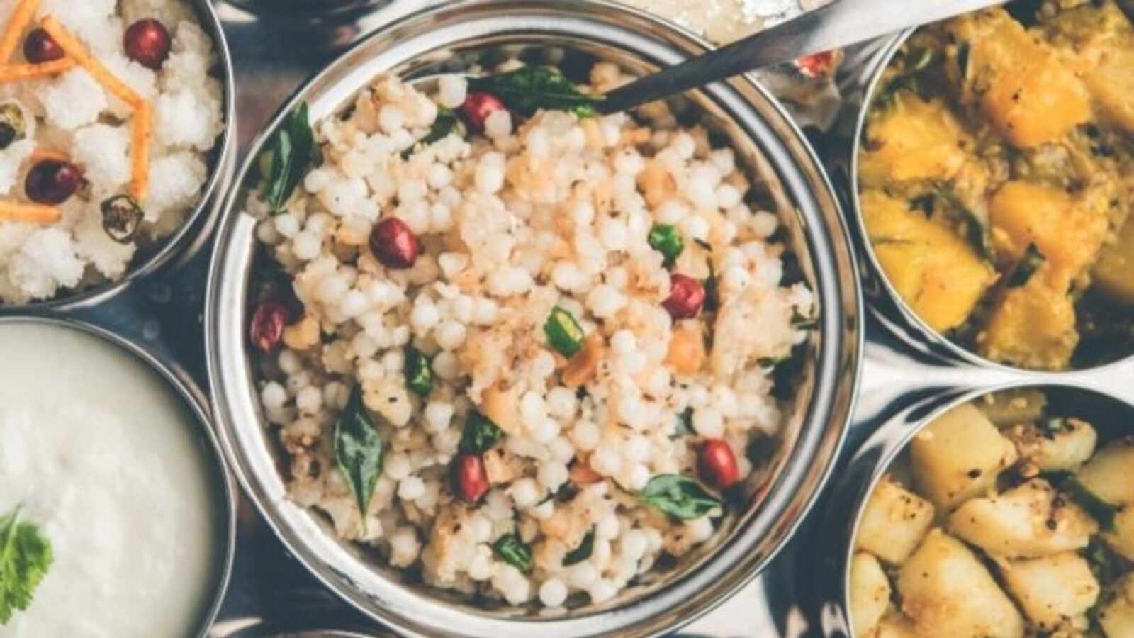 Sawan Somwar Vrat food : व्रत में आलू खाने वाले सावधान! बनाएं एनर्जीटिक डाइट चार्ट