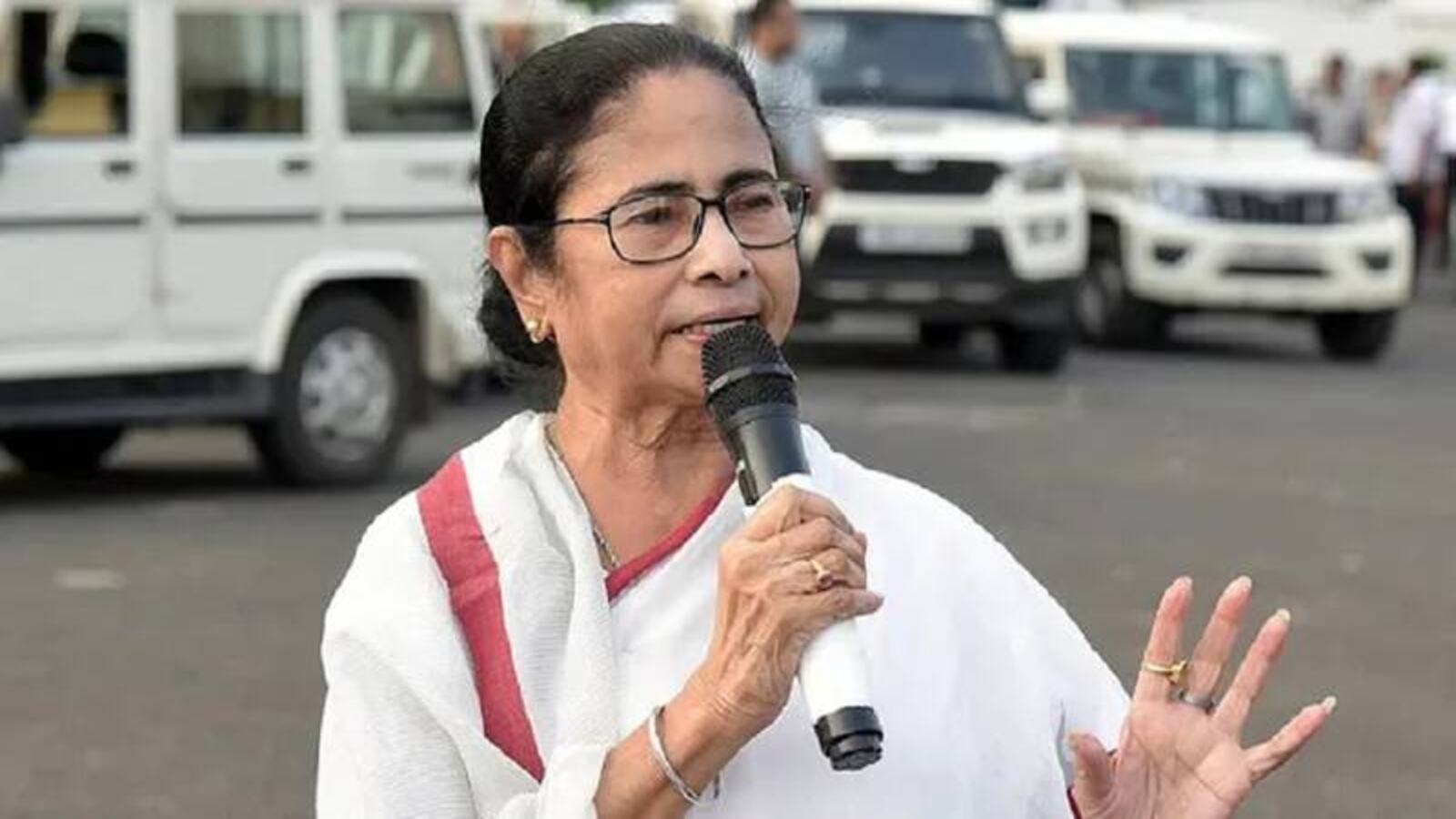 Niti Ayog Meeting : बैठक बीच में छोड़कर चली गई ममता बनर्जी, बोली – ‘मेरा माइक बंद कर दिया’