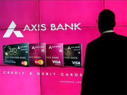 AXIS BANK SHARE: बैंक के शेयरों में भारी गिरावट, शेयर होल्डरों के माथे पर चिंता की लकीरें!