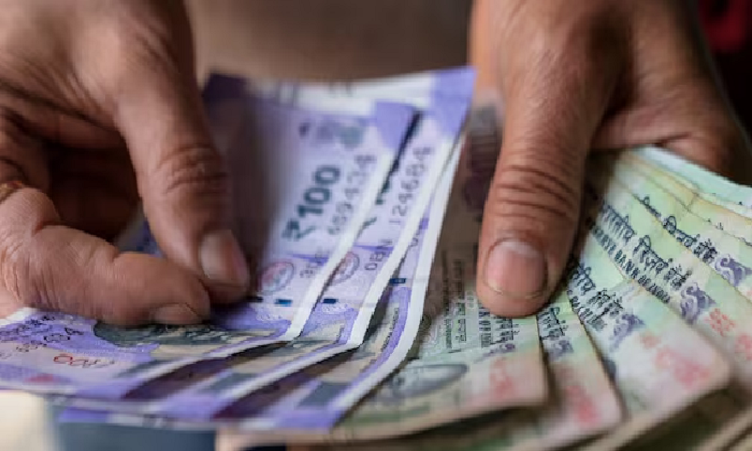 तंख्वाह है कम तब भी ना करो चिंता! अपना लो ये हैबिट, बढायेंगी आपकी सेविंग