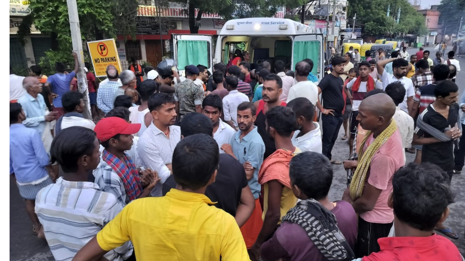 Jehanabad Stampede News: सिद्धेश्वर नाथ मंदिर में भगदड़, 7 श्रद्धालुओं की मौत, कई घायल।