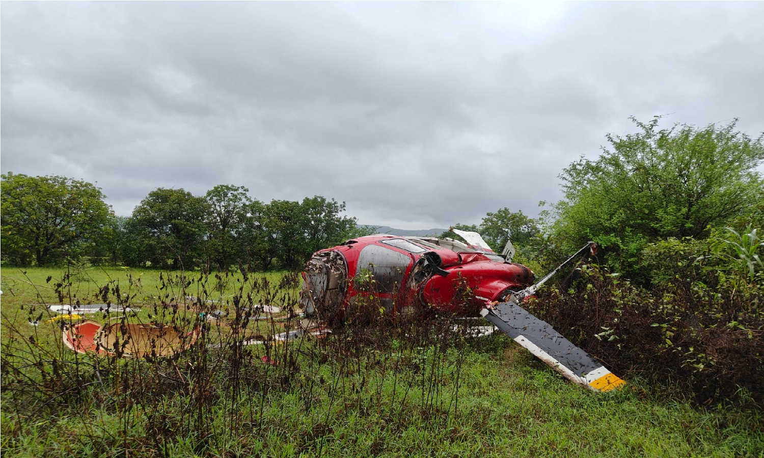 Helicopter Crash:पुणे में 4 लोगों को ले जा रहा हेलीकॉप्टर हुआ दुर्घटनाग्रस्त