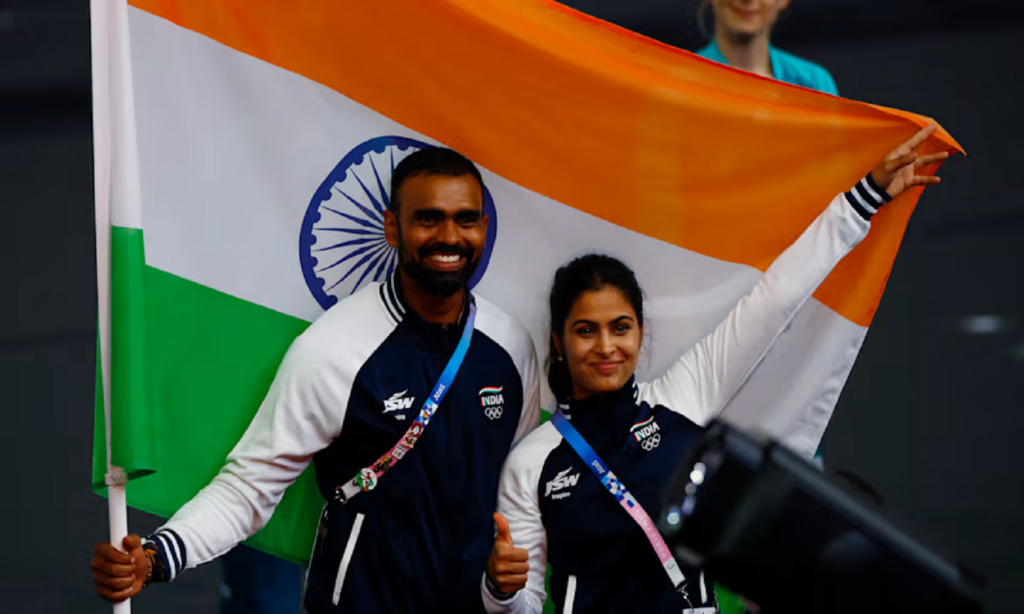 Manu Bhakar And Shrijesh In Olympics Closing Ceremony 