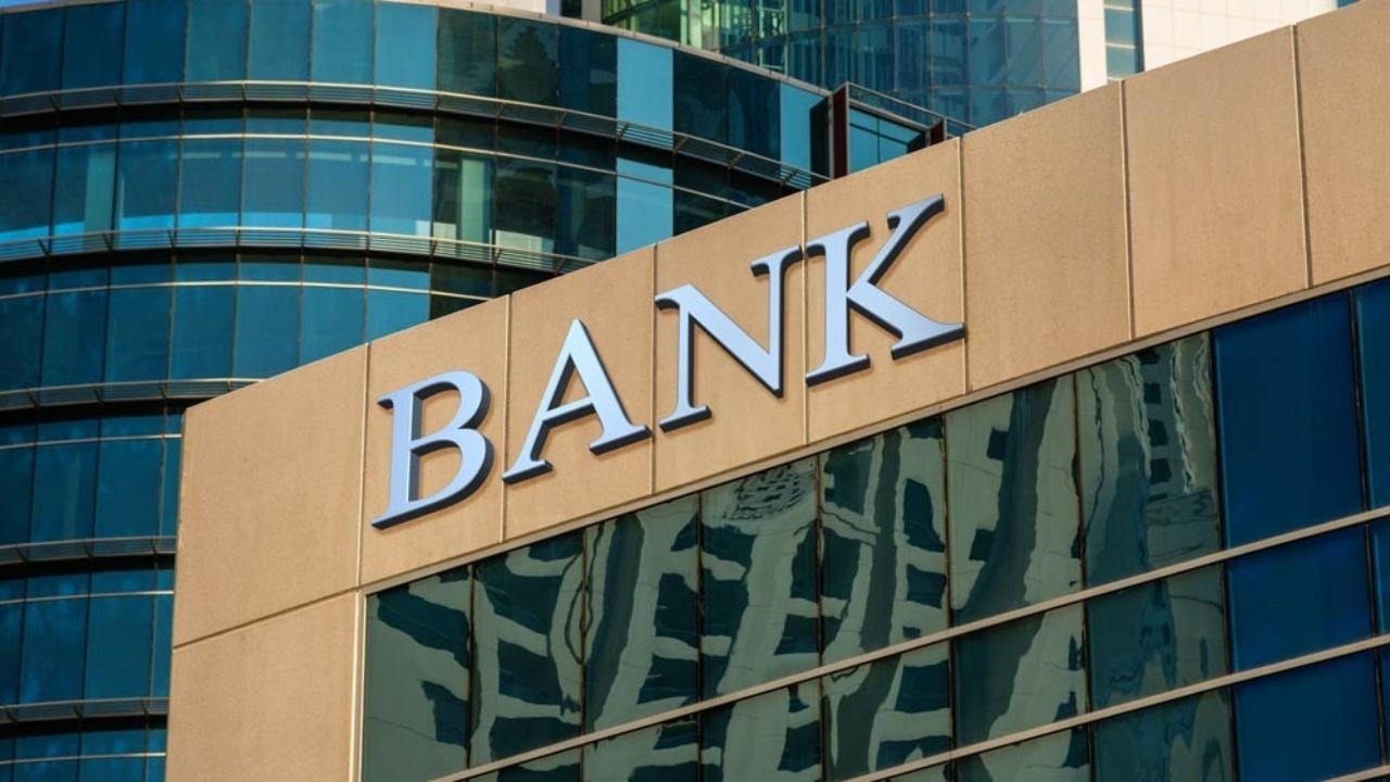 Bank Holidays: 15 दिन बंद रहेंगे बैंक, अभी निपटा लें सभी काम