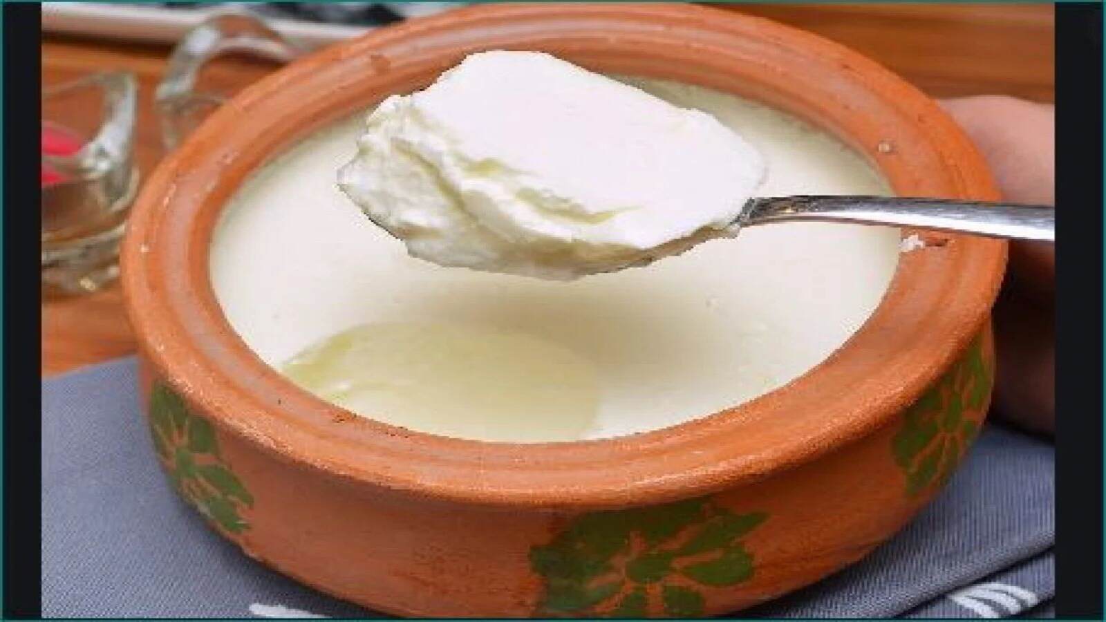 Six Benefits of Curd : खाने में रोज शामिल करें दही, त्वचा में आएगा निखार 