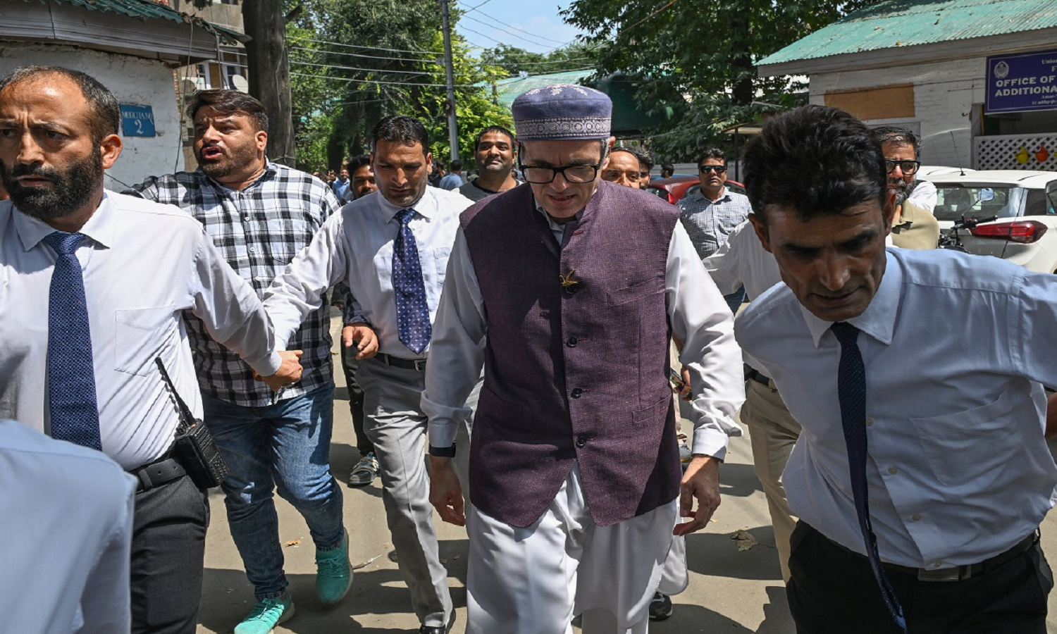Jammu & Kashmir: नेशनल कॉन्फ्रेंस के विधायक दल की बैठक खत्म, सर्वसम्मति से उमर अब्दुल्ला के नाम पर लगी मुहर