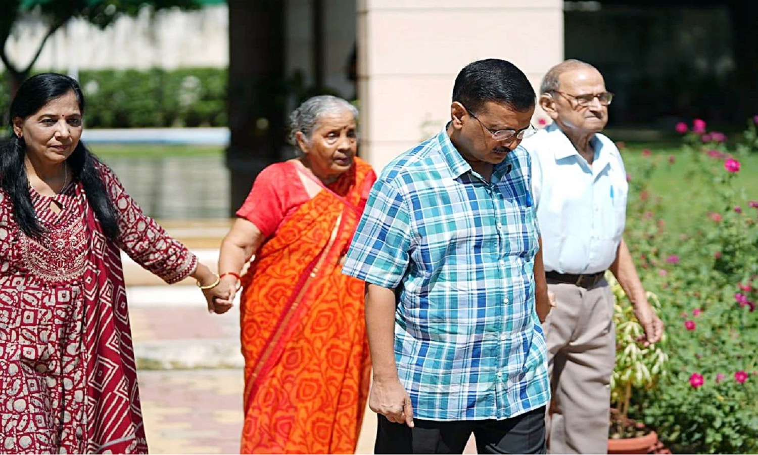 CM residence sealed in Delhi:मुख्यमंत्री आतिशी का सामान बाहर निकाला, जानें क्या है विवाद