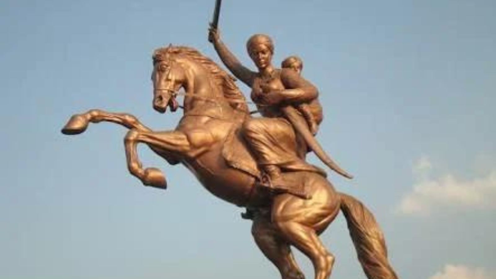 Delhi News : शाही ईदगाह के लगेगी रानी लक्ष्मीबाई की प्रतिमा, सुरक्षा के कड़े इंतजाम।