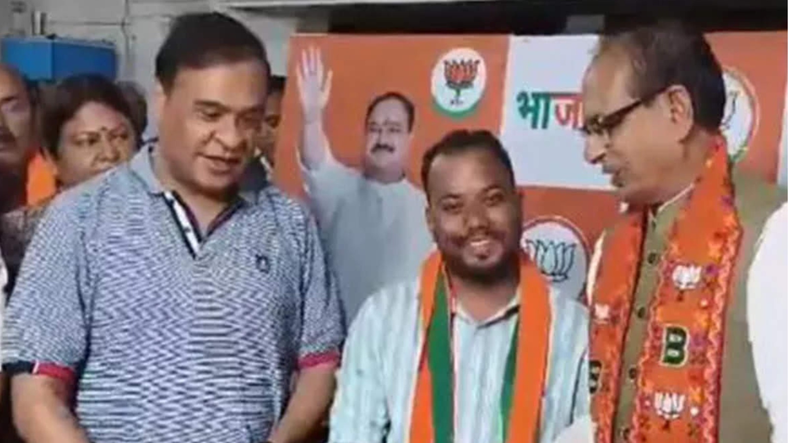 Jharkhand Assembly Election : हेमंत सोरेन ने जिसको नामांकन के दौरान बनाया प्रस्तावक, वो पार्टी छोड़ भाजपा में हुए शामिल
