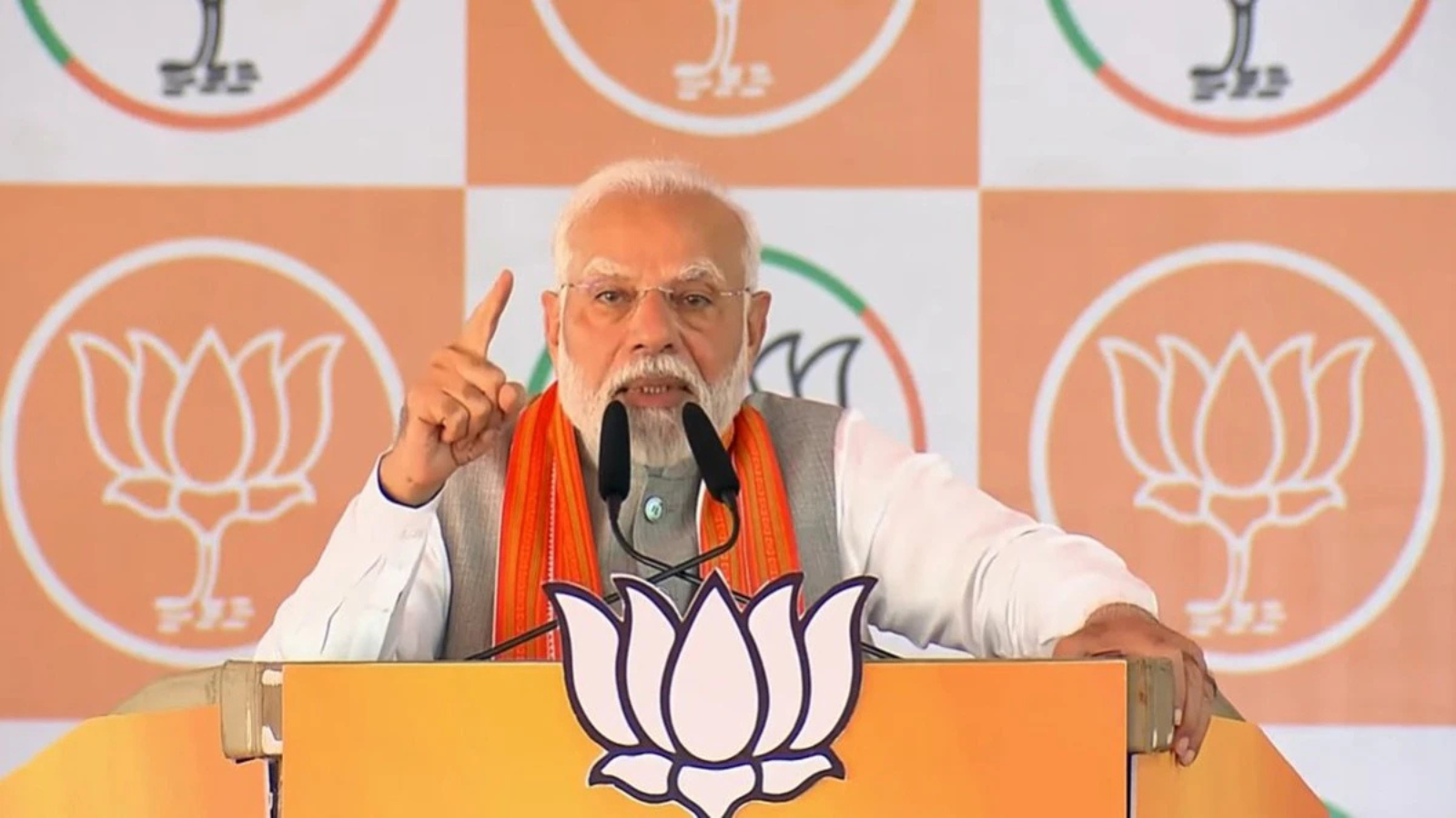 Maharashtra Assembly Elections : महाराष्ट्र के चिमूर में PM Modi ने कहा, हमें आपस में नहीं बांटना है,एक रहेंगे तो सुरक्षित रहेंगे
