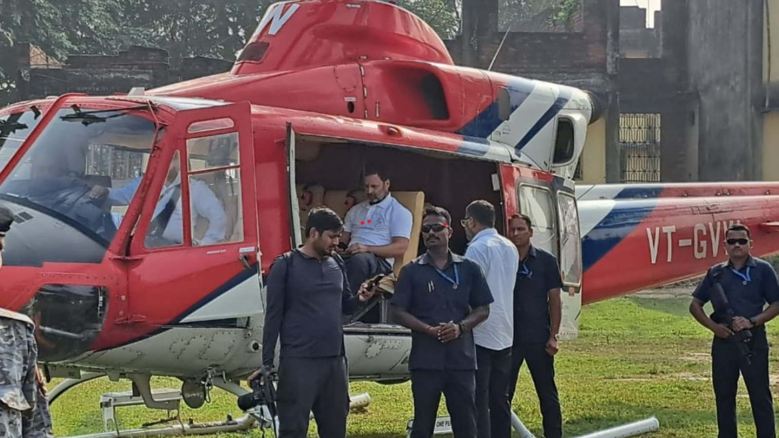 Jharkhand Assembly Election : झारखंड में उड़ान भरने से रोका गया राहुल गांधी का हेलीकॉप्टर,जानें पूरा मामला