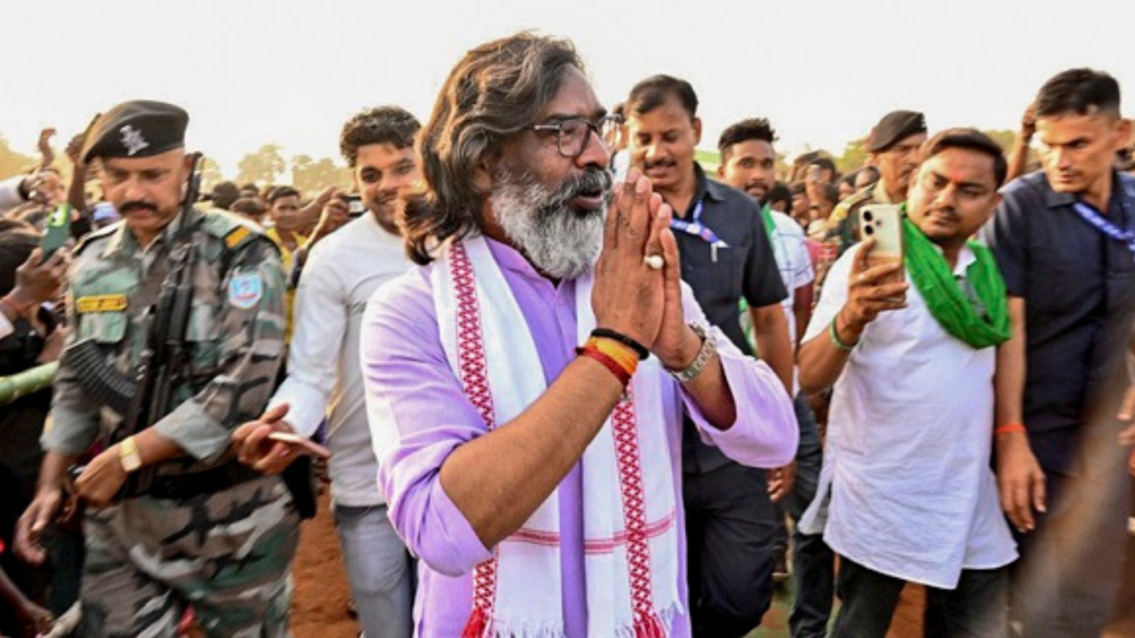 Hemant Soren Oath Ceremony: कुछ देर में hemant Soren लेंगे CM पद की शपथ,Rahul Gandhi समेत कई दिग्गत नेता रहेंगे मौजूद