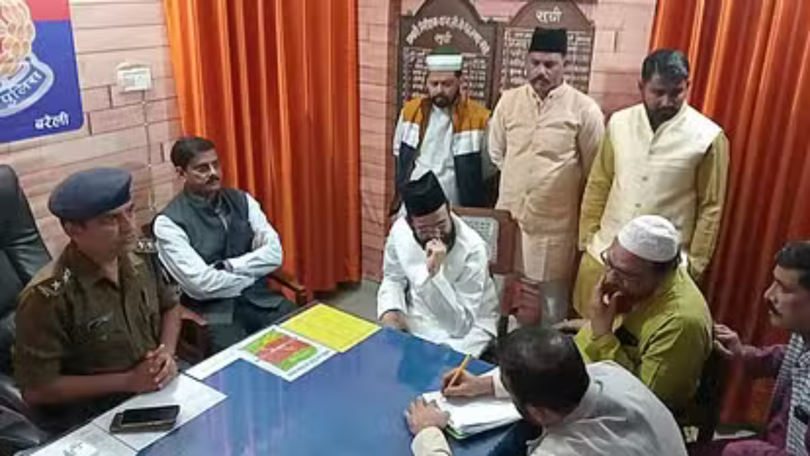 Sambhal Jama Masjid Survey : Sambhal जा रहे मौलाना Tauqeer Raza Khan को बरेली पुलिस ने लिया हिरासत