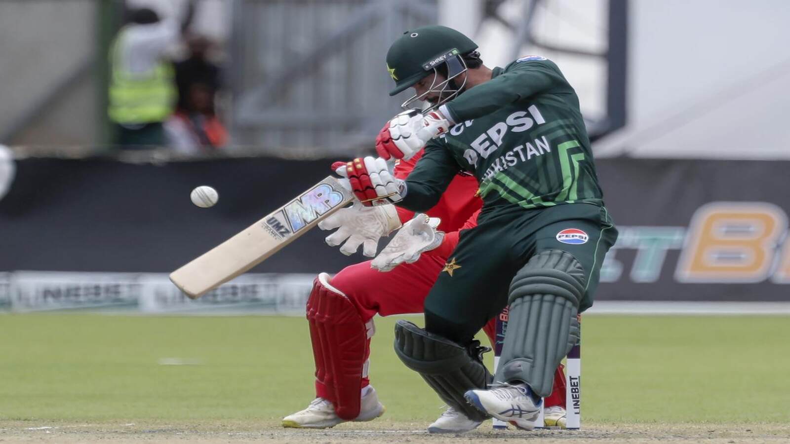 Zimbabwe vs Pakistan 1st T20 : पहले टी20 मुकाबले में टॉस जीतकर बैटिंग कर रही पाकिस्तान 