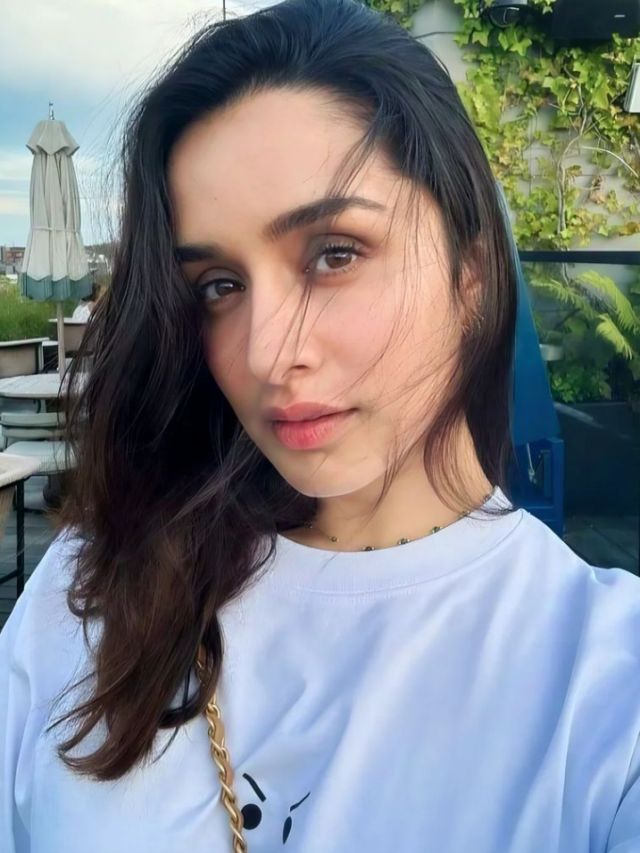 Shraddha Kapoor की ग्लोइंग स्किन का राज है एसेंशियल ऑयल, इस स्किन टाइप वाले लोगों करें इस्तेमाल!