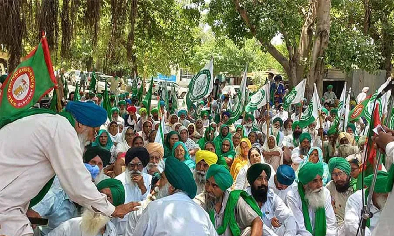 Farmers Protest :किसानों ने दिल्ली कूच का फैसला किया स्थगित