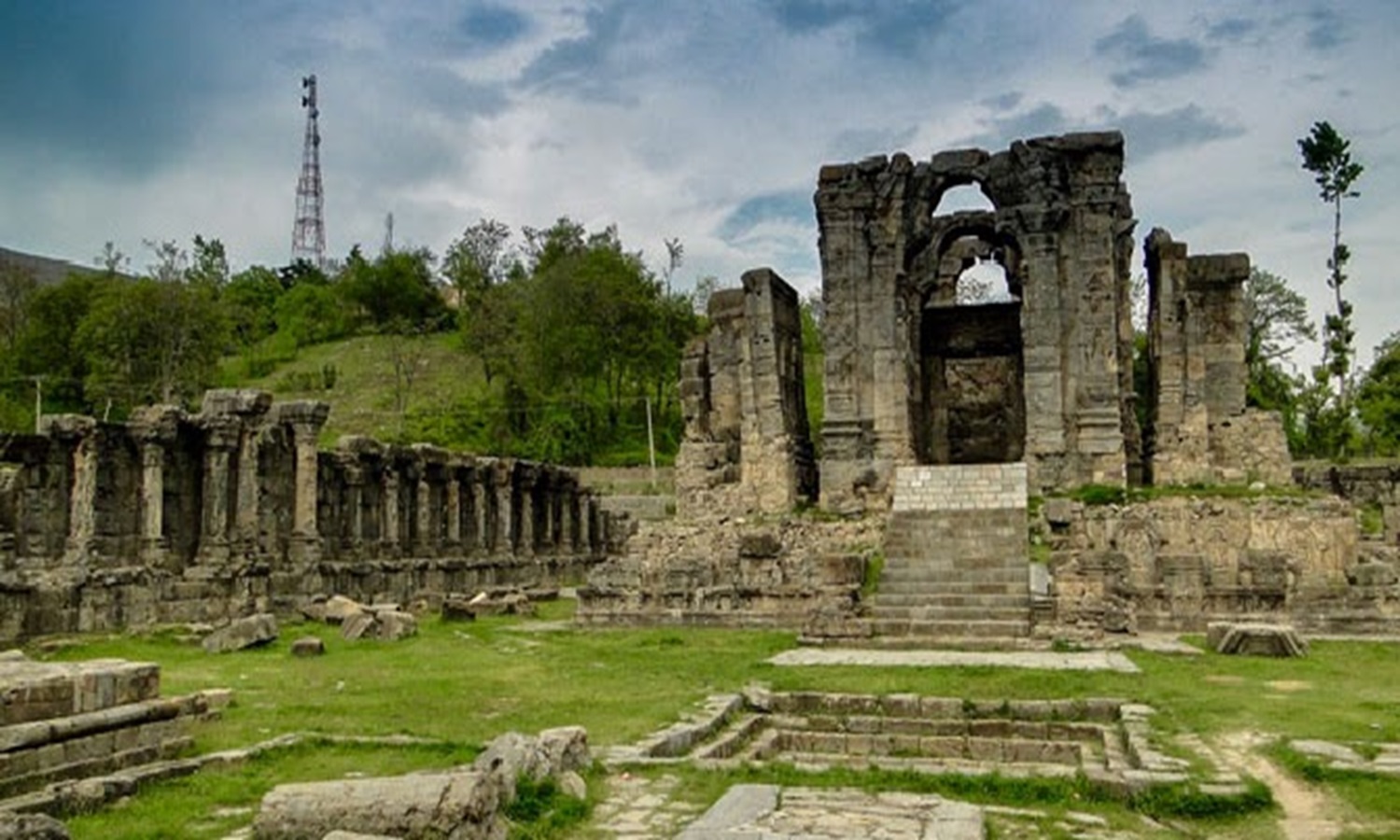 वो हिन्दू मंदिर जिन्हे आक्रांताओं ने तोड़ डाला