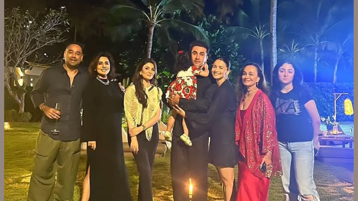 Ranbir और Alia ने इस अंदाज में किया नए साल का स्वागत, एक दूसरे को किस करते नजर आया कपल