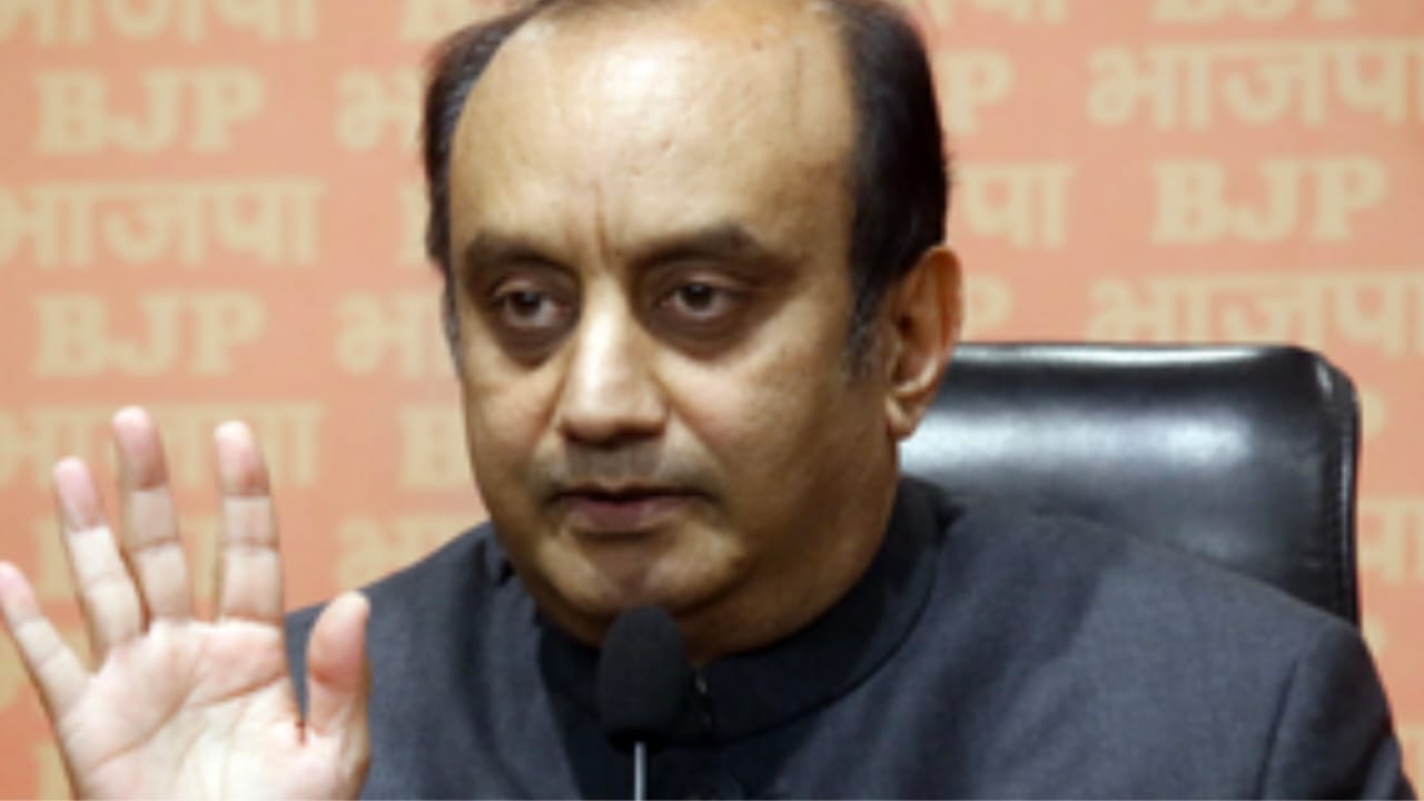 Delhi Elections 2025 : सुधांशु त्रिवेदी ने आप पर कसा तंज, CM आतिशी के परिवार पर लगाए आरोप