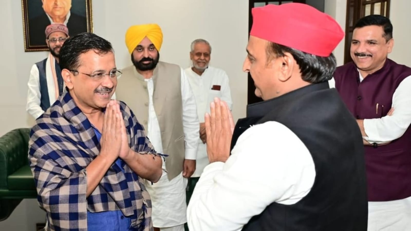 Delhi Assembly Elections 2025 : Akhilesh Yadav को साथ लेकर क्‍यों घूम रहे Arvind Kejriwal? क्या कोई बड़ा दांव खेलेंगे केजरीवाल?
