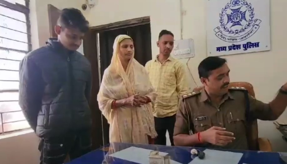 Auto driver set example of honesty in Rewa