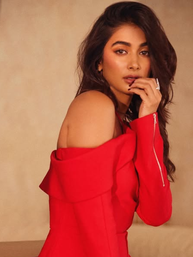 रेड ड्रेस में अपनी हॉटनेस से कहर बरपा रही हैं Pooja Hegde, देखें एक्ट्रेस की ये तस्वीरें