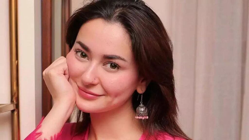 Hania Amir Controversy