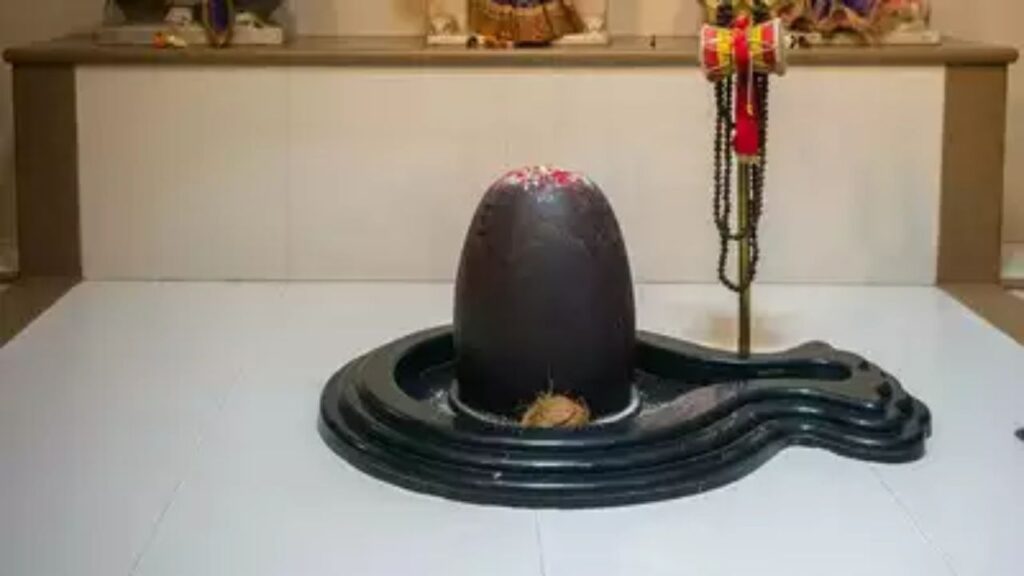 Offering Water To Shivling Benefits 