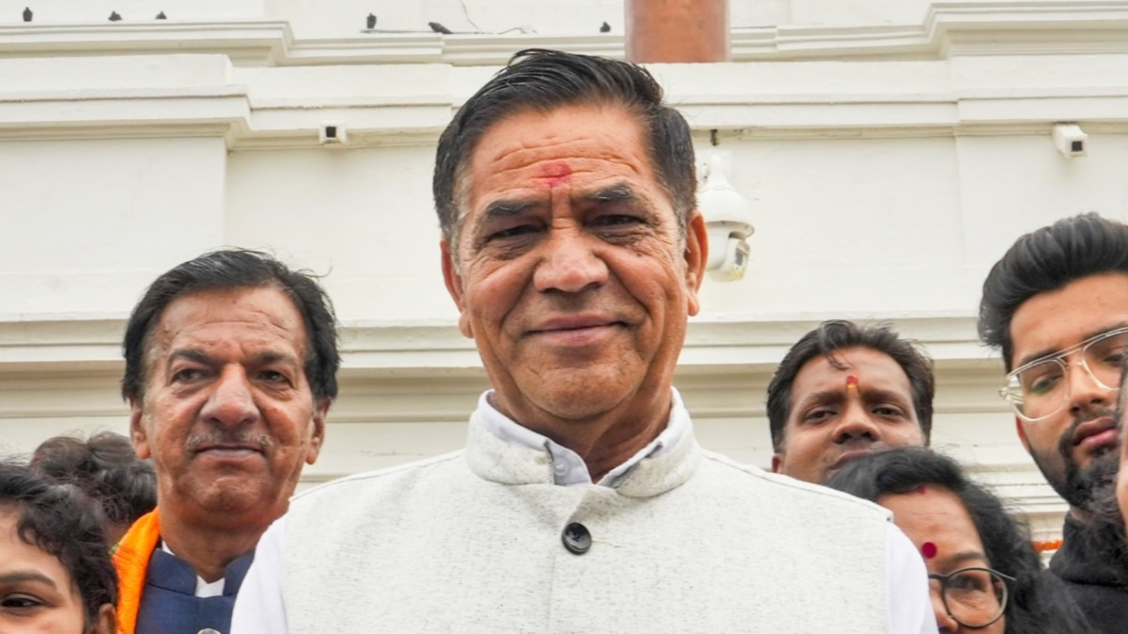 Mohan Singh Bisht News : Mohan Singh Bisht बने दिल्ली विधानसभा के Deputy Speaker, सीएम Rekha Gupta ने रखा प्रस्ताव