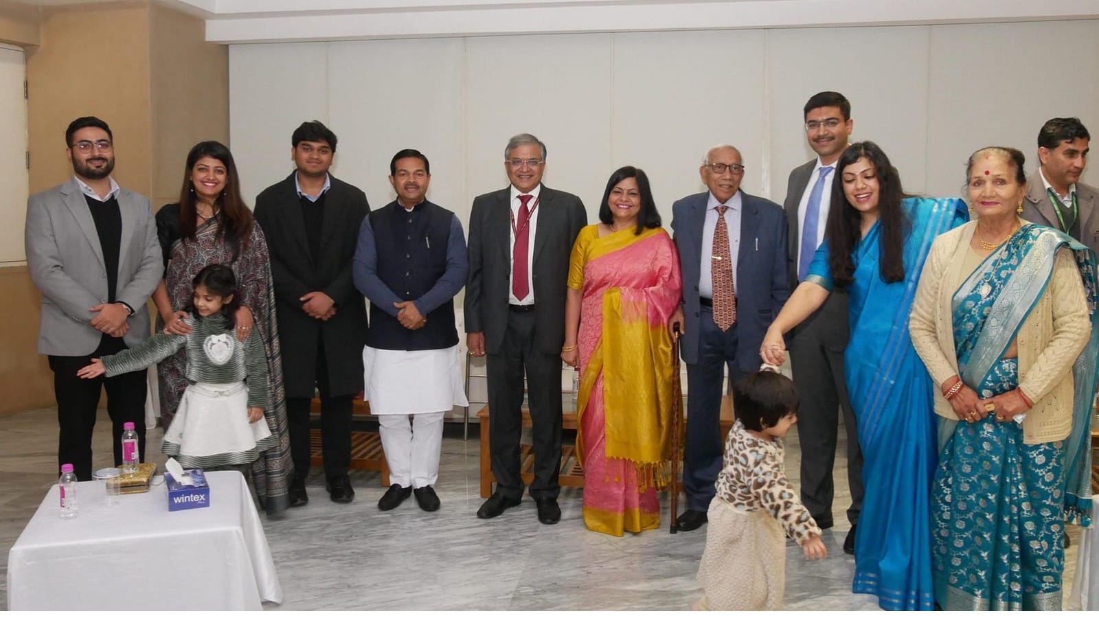 CEC Gyanesh Kumar Family : अधिकारियों से भरा हुआ है मुख्य चुनाव आयुक्त Gyanesh Kumar का परिवार, बेटी दामाद दोनों सिविल सर्वेंट!