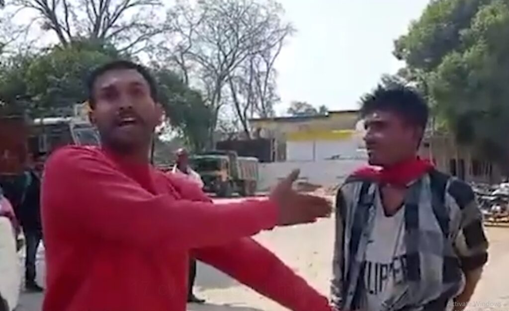 People caught a young man stealing a bicycle in Rewa