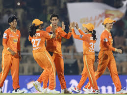 GUJRAT GIANTS ने ROYAL CHALLENGERS BANGALORE को हराया!