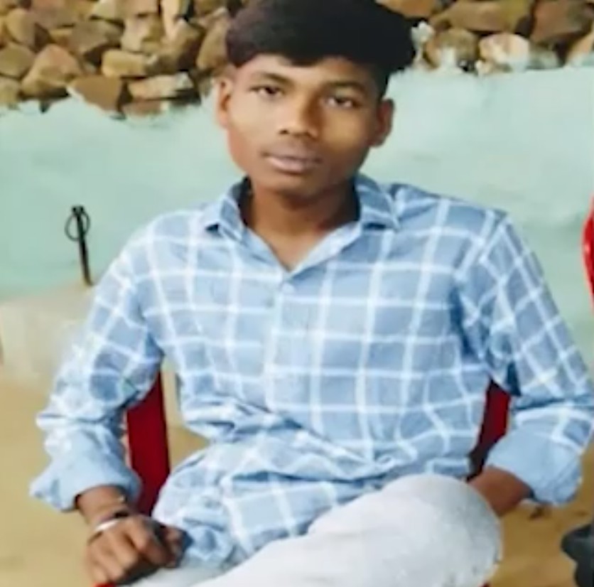 स्कूल जाने के लिए निकला दसवीं का यह छात्र नहीं लौटा घर, परिजन पहुंचे SP ऑफिस