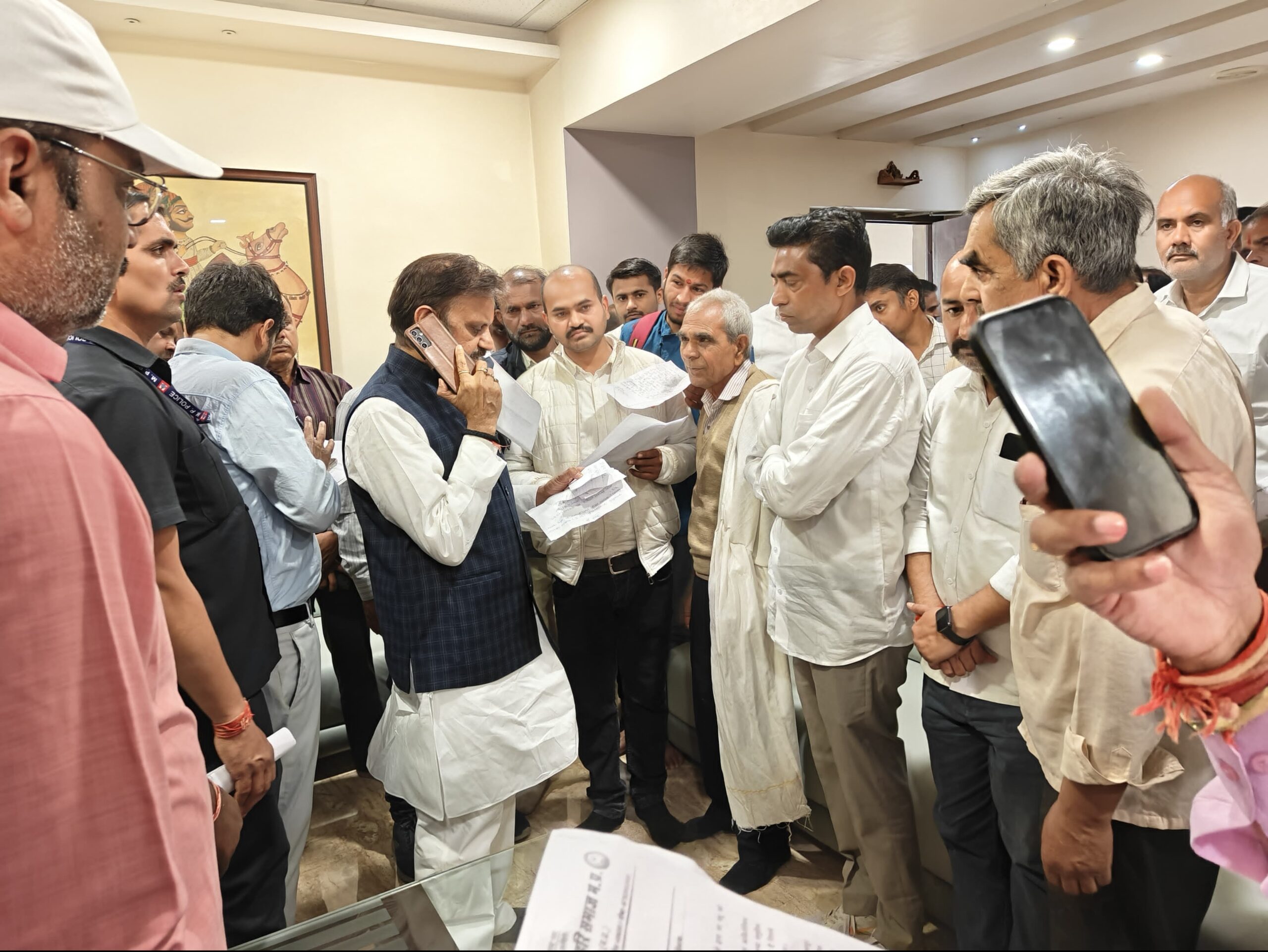 डिप्टी सीएम ने की सुुपर स्पेशलिटी की व्यवस्थाओं की समीक्षा, मरीजों का समुचित उपचार करने दिए निर्देश