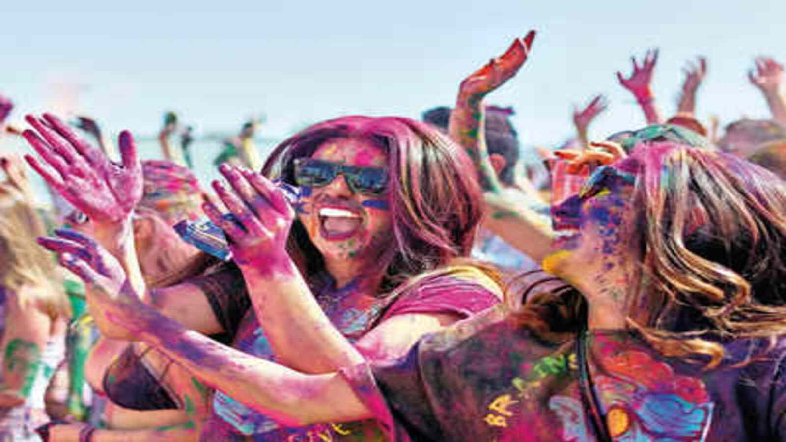 Holi Skin Care Tips : होली में रंग खेलने से पहले जरूर करें ये काम