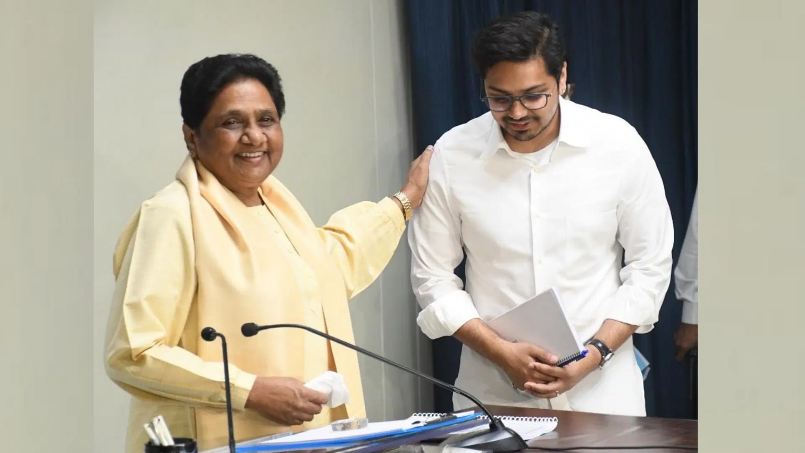 Mayawati BSP Meeting : बसपा से निकाले गए आकाश आनंद, मायावती बोली- ससुर ने बर्बाद किया राजनीतिक करियर