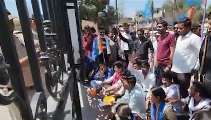 NSUI students