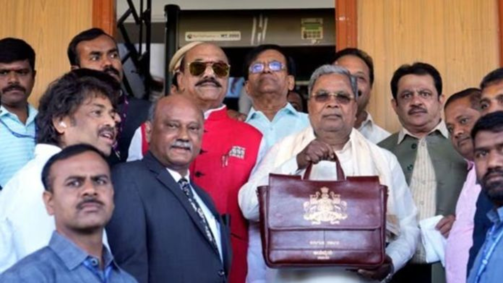 Karnataka Budget: कर्नाटक के बजट में अल्पसंख्यकों के लिए किए बड़े ऐलान, BJP बोली- ये आधुनिक युग की मुस्लिम लीग!