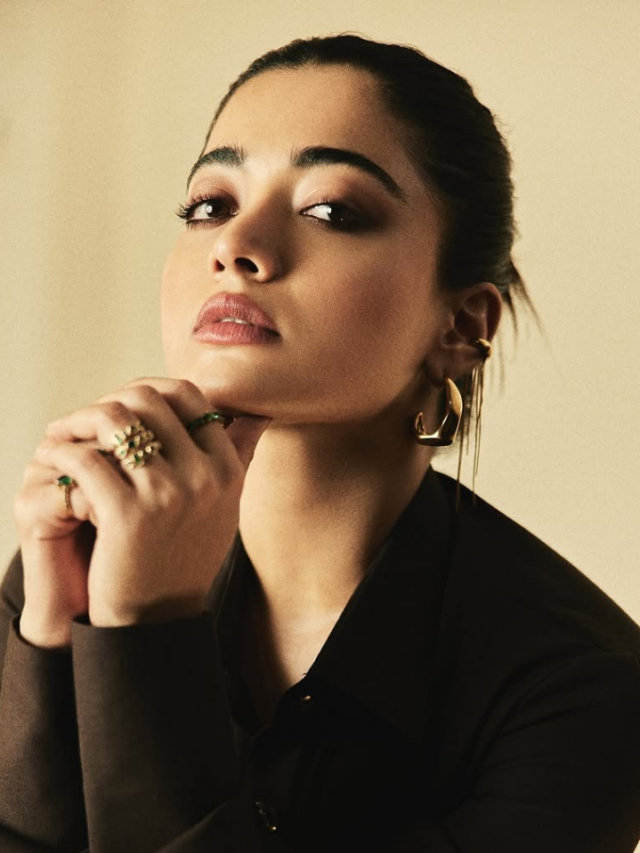 Rashmika Madana का ऑल ब्लैक लुक है लाजवाब, एक्ट्रेस की स्माइल लूट लेगी आपका दिल