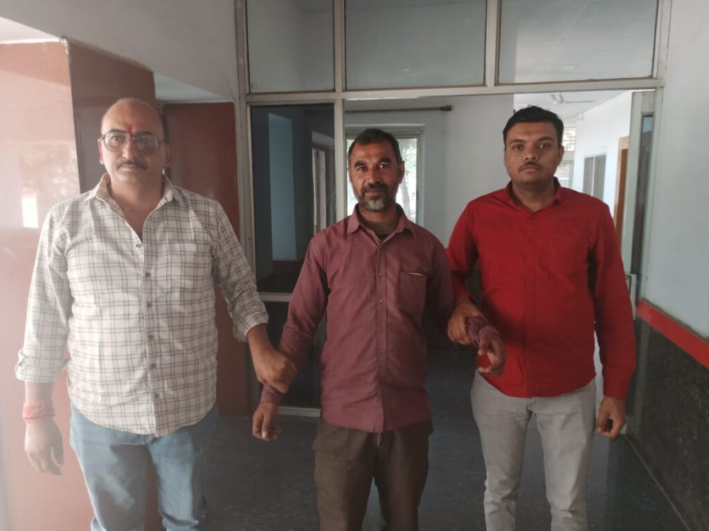 Employment assistant arrested for taking bribe in Satna