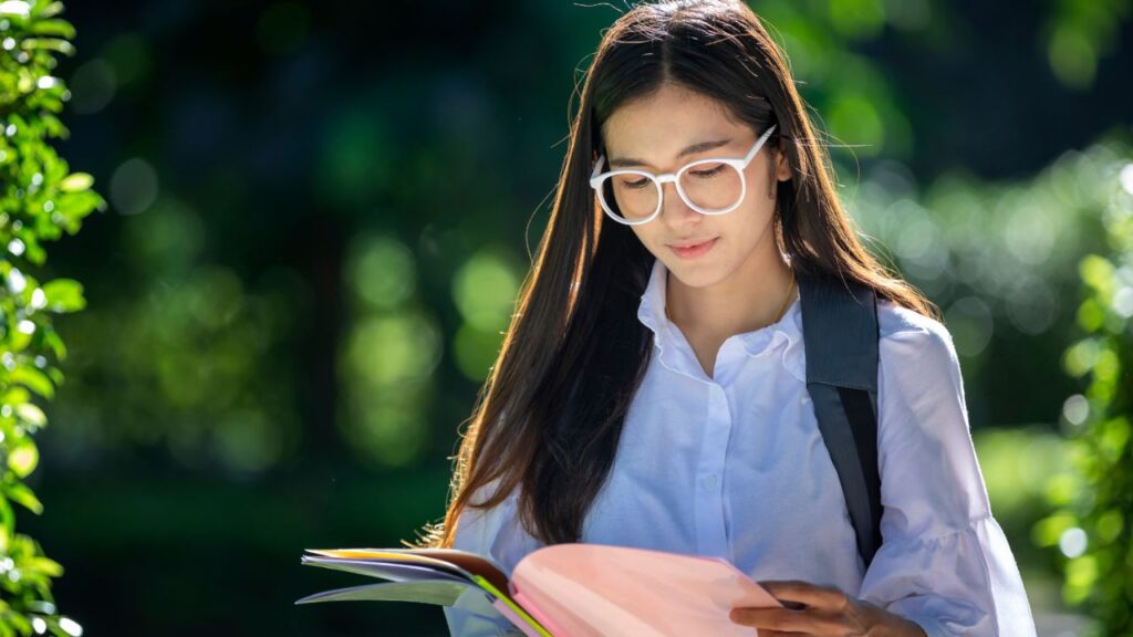 10 Signs of Intelligent People